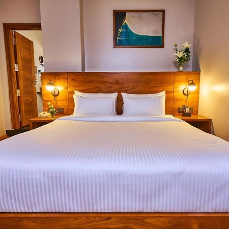Visthara Hotel バンガロール エクステリア 写真