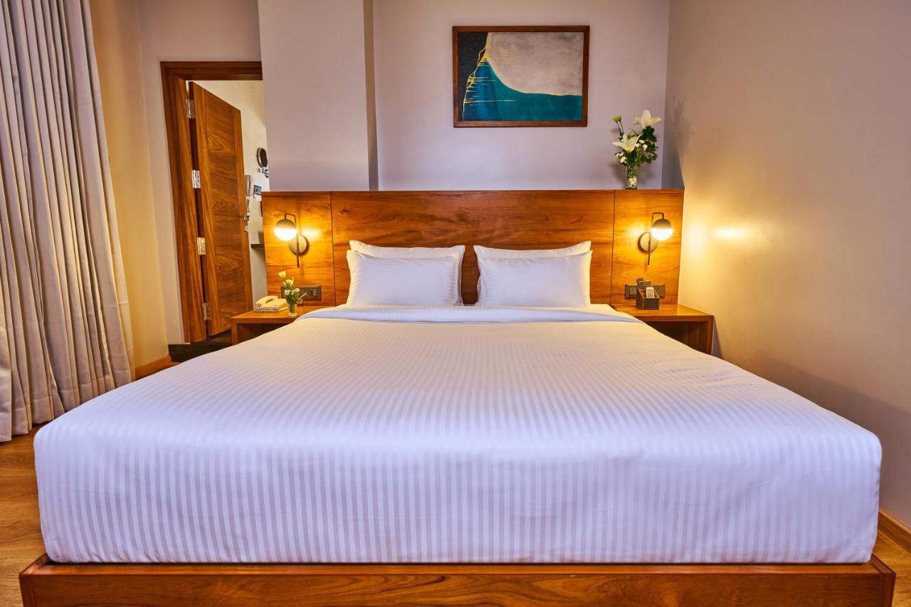 Visthara Hotel バンガロール エクステリア 写真